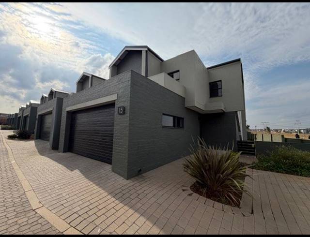 3 BEDROOM PROPERTY TO RENT IN MIDSTREAM MEADOWS
